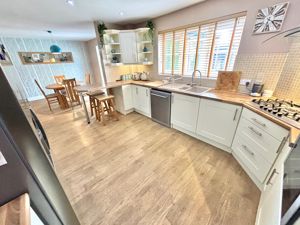 Kitchen- click for photo gallery